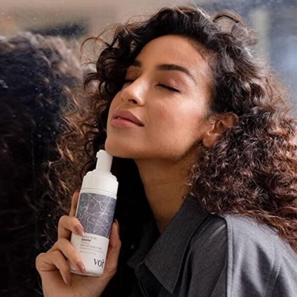 VOIR HAIRCARE / SECRETS IN THE SNOW SOFT STYLING FOAM. Made in Canada. 160 ml - Picture 2 of 11